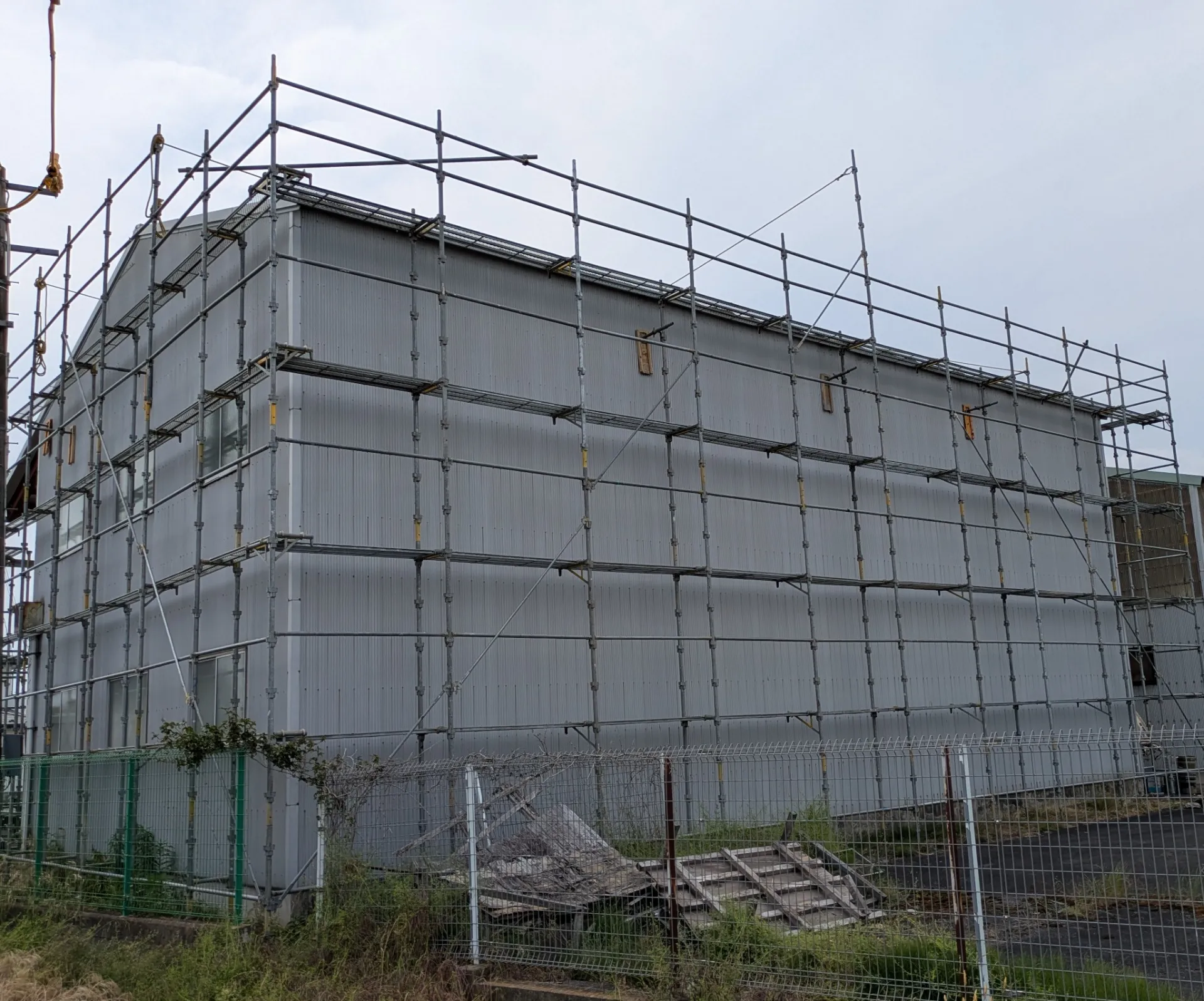 倉庫屋根改修工事