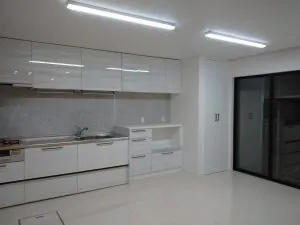 少し空いたスペースはピッタリサイズで収納を設けました。