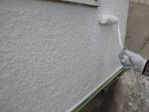 ヘッドカットを行った後に、 下塗り作業を行って行きます。